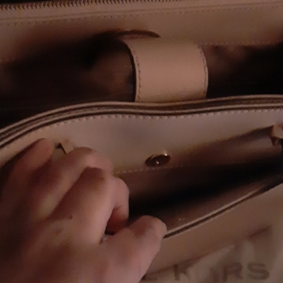 Michael Kors light pink NW/OT Handbag - Picture 5 of 7